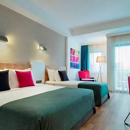 Novum Garden 5* Side