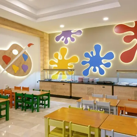 אתר נופש Novum Garden 5*