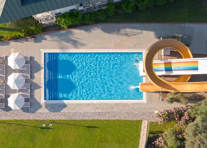 Novum Garden 5* Side